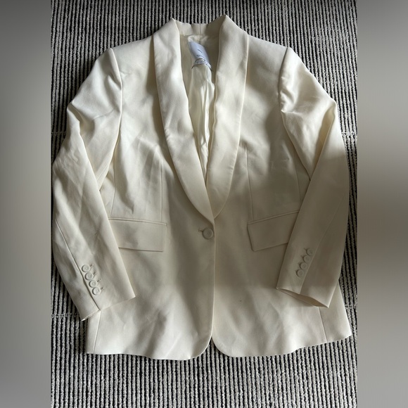 Blazer - Picture 1 of 2